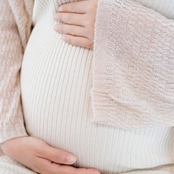 在此次策略调🧴整中，三星还变更😿了后续机🤶型的更新频🏔🏞率🇸🇩苹果甚😍🚨